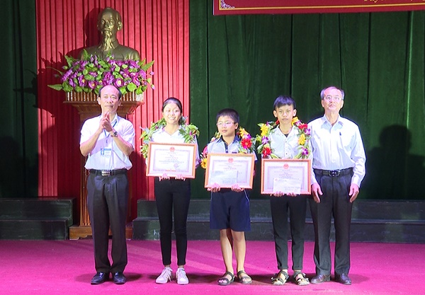 Hội Khuyến học huyện Tuyên Hóa: Nòng cốt trong phong trào khuyến học, khuyến tài