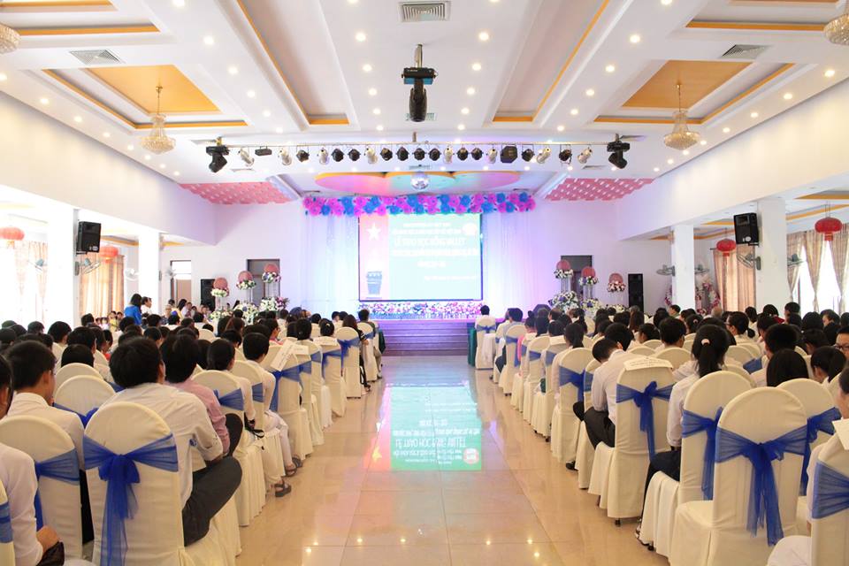 Lễ trao học bổng Vallet cho học sinh, sinh viên ưu tú Quảng Bình, Quảng Trị, Hà Tĩnh năm học 2014-2015.
