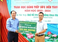 Hội Khuyến học tỉnh trao học bổng "Tiếp sức đến trường" năm học 2023-2024